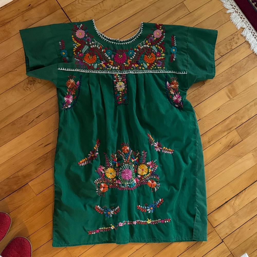 Vintage Embroidered Mexican Puebla Shift Dress - M/L